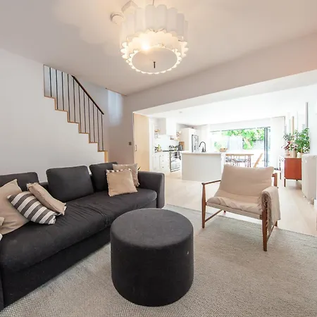 Feriehus Beautiful And Spacious In South Circular Rd