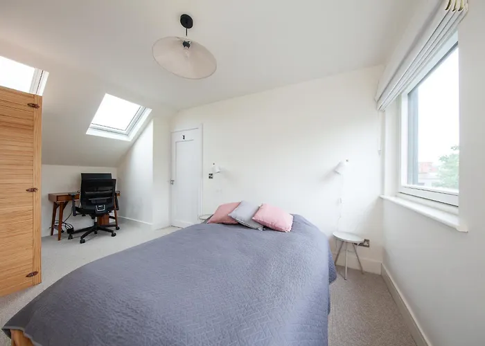 Beautiful And Spacious In South Circular Rd 度假居