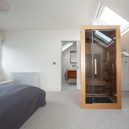 Feriehus Beautiful And Spacious In South Circular Rd