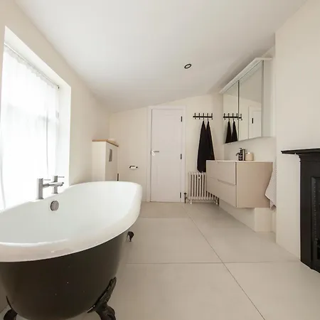 別荘 Beautiful And Spacious In South Circular Rd ダブリン