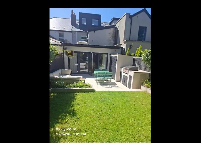 Beautiful And Spacious In South Circular Rd Dom wakacyjny *